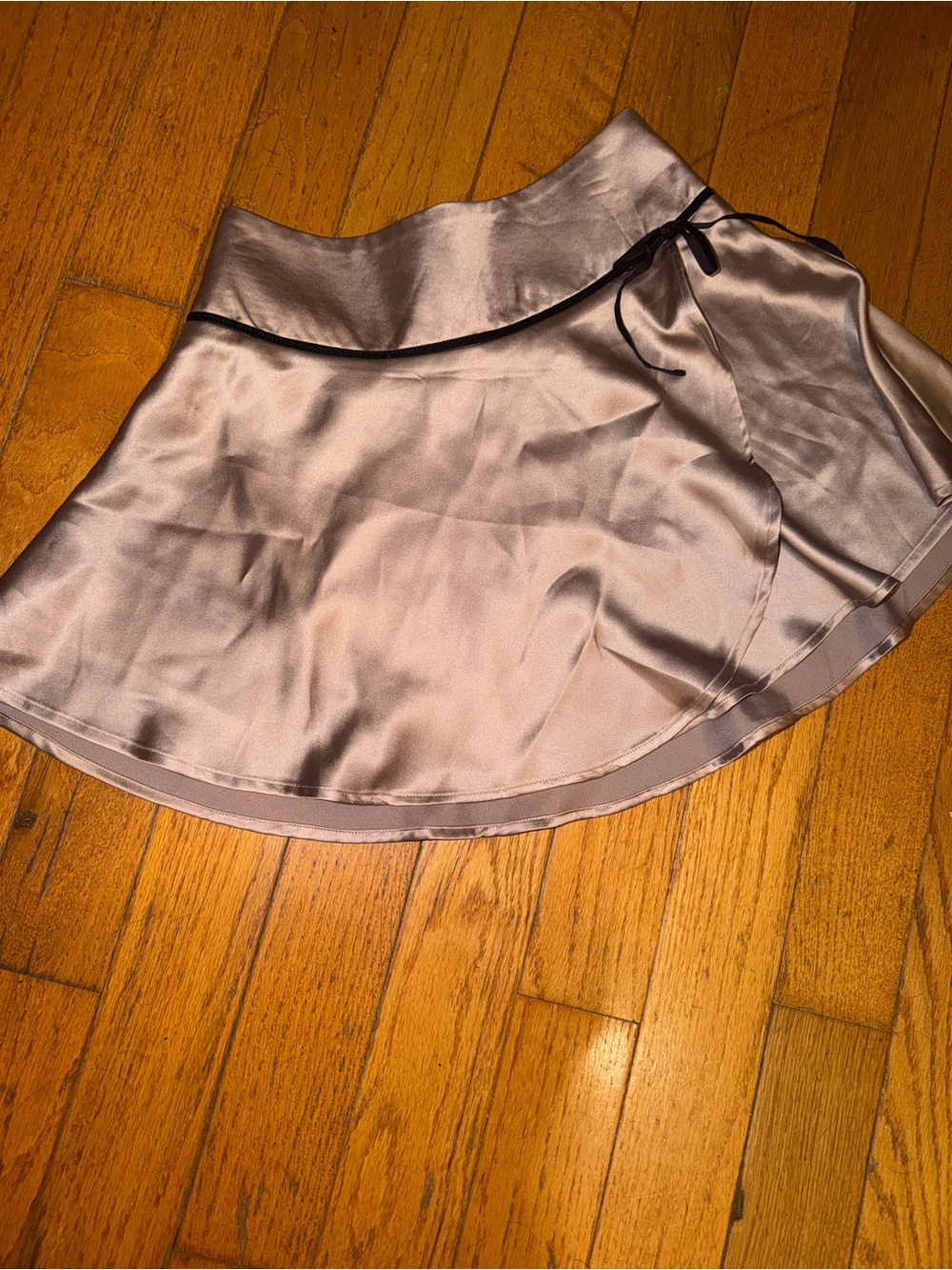 Lilac Satin mini skirt with black bow